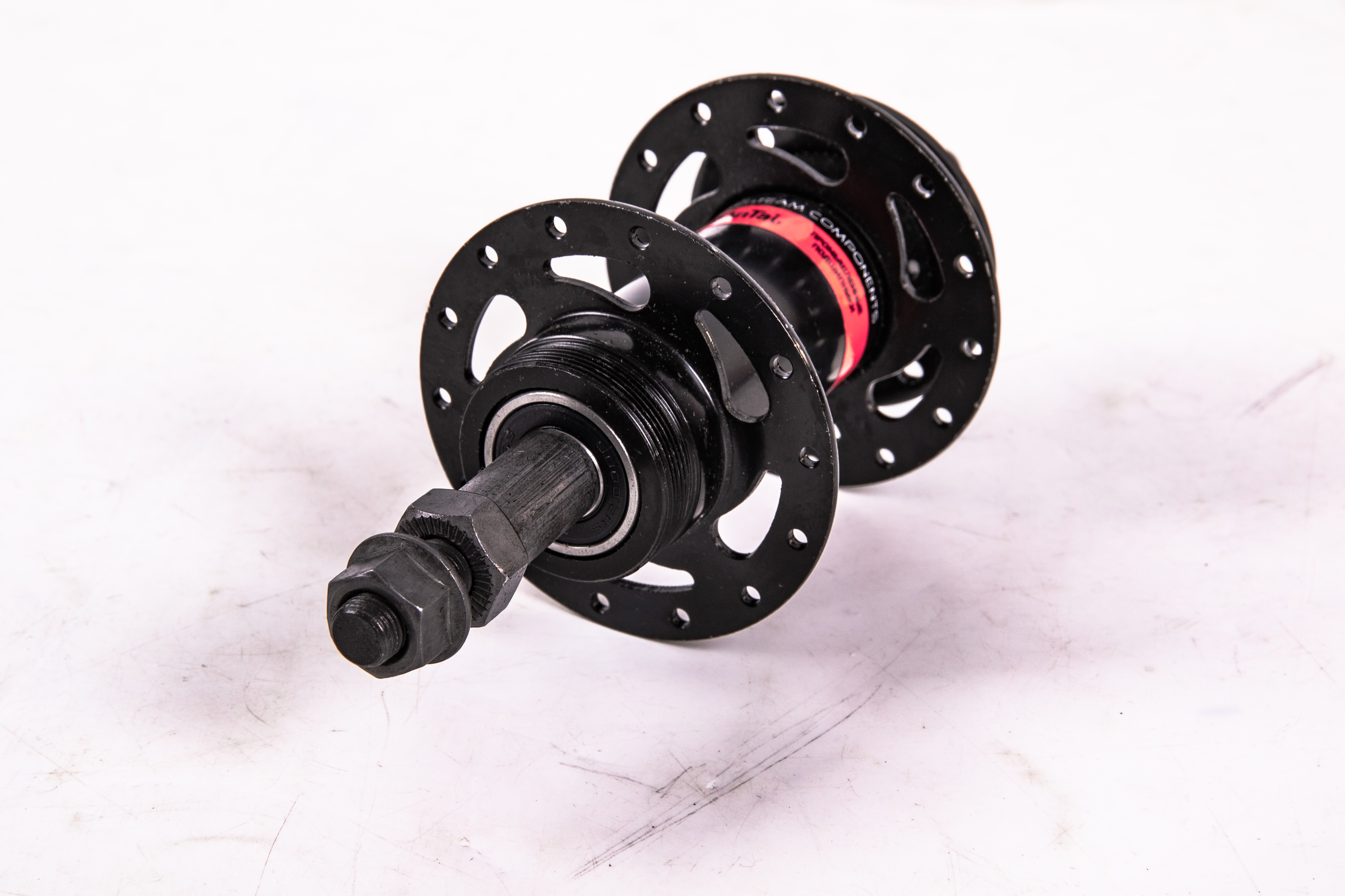 Втулка задняя ANTAI ARD-910G стальная на пром. подшипниках, под дисковый тормоз ARD-910G-28-MF-B