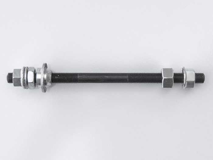 Ось задней 305  втулки