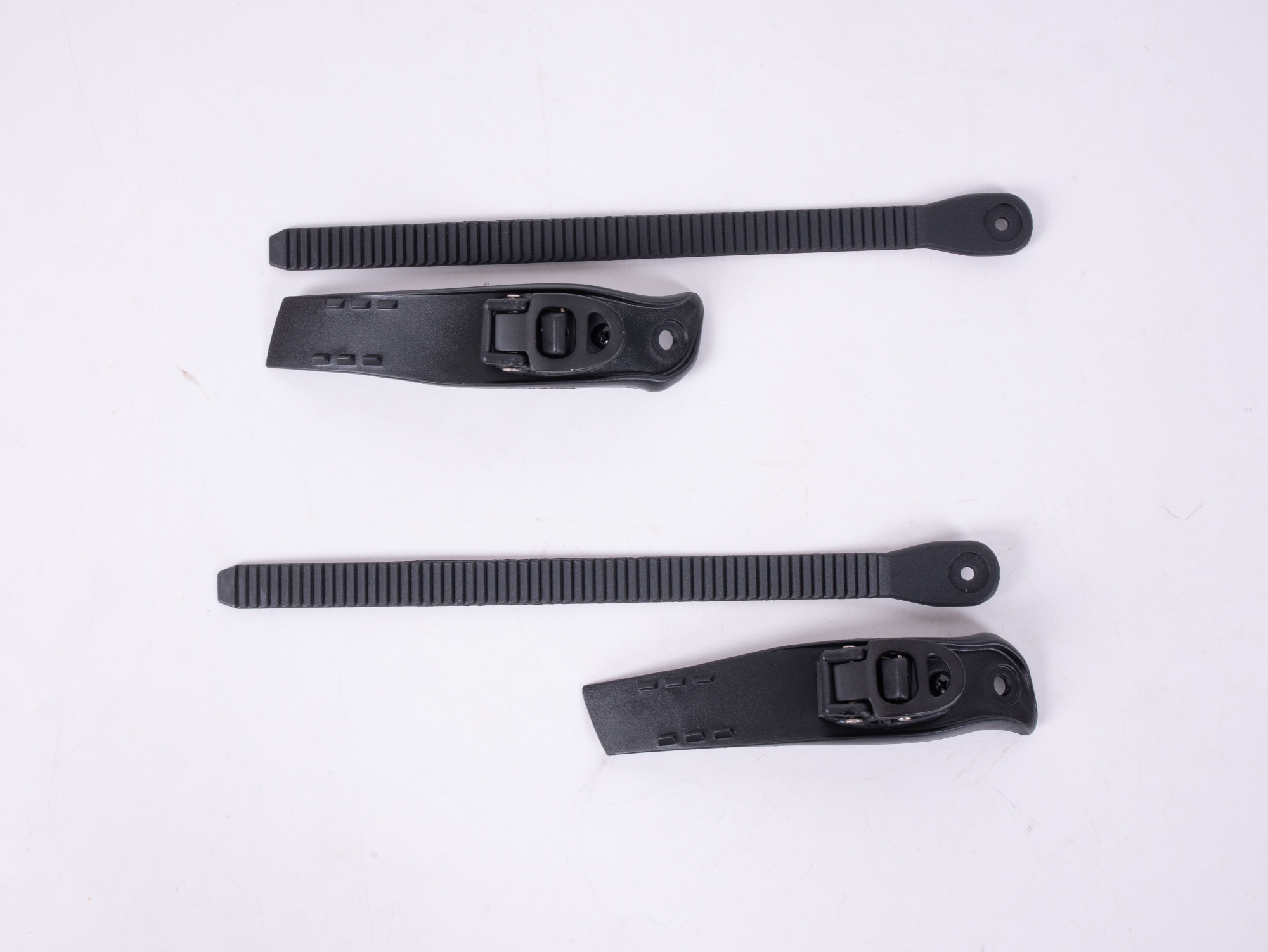 Крепление нижнее  для роликов Ivent, black